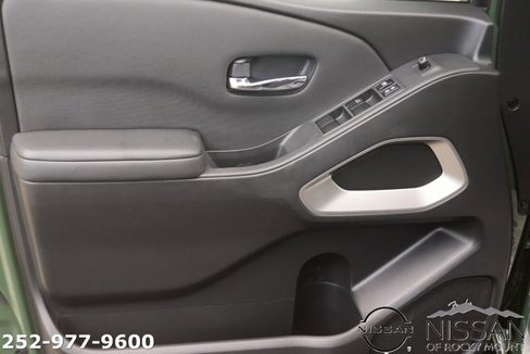 Used 2024 Nissan Frontier SV w/ SV Convenience Package image 9