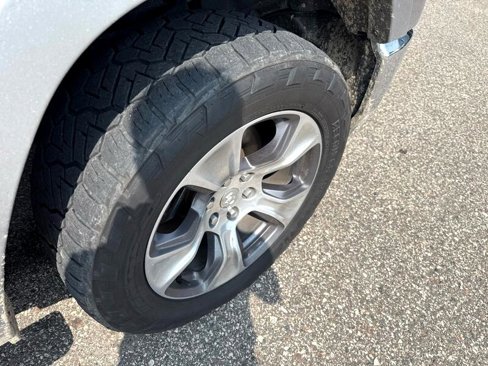 Used 2019 RAM 1500 Laramie image 48