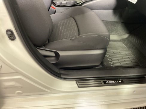 New 2025 Toyota Corolla SE image 36