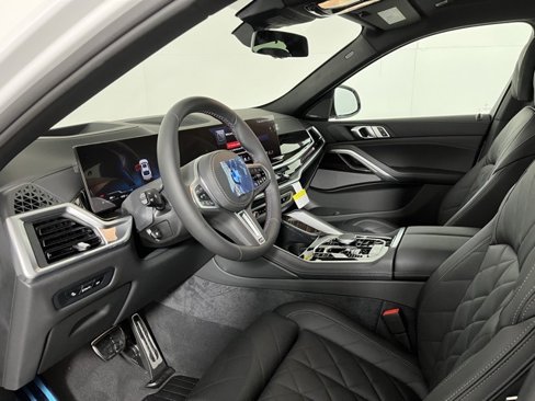Used 2025 BMW X6 M60i w/ Parking Assistance Package image 9