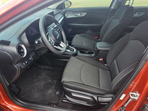 Used 2023 Kia Forte LXS w/ LXS Technology Package image 7
