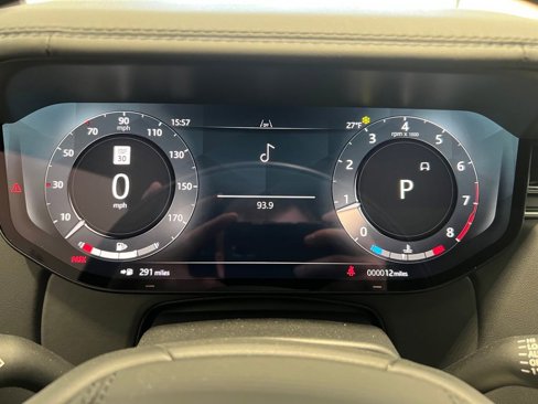 New 2025 Land Rover Range Rover Long Wheelbase SE image 33