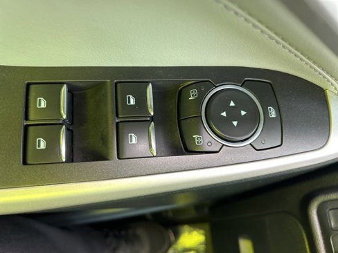 Used 2022 Ford Explorer XLT w/ Equipment Group 202A image 28