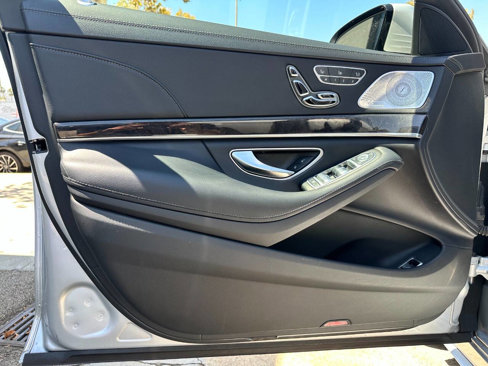 Used 2016 Mercedes-Benz S 550 Sedan image 20