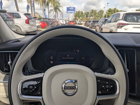 New 2025 Volvo XC60 T8 Plus w/ Protection Package Premier image 26