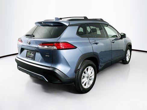 Used 2024 Toyota Corolla Cross LE image 9