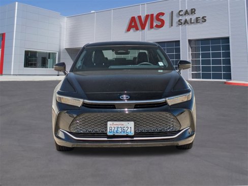 Used 2024 Toyota Crown Limited image 2