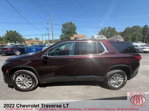 Used 2022 Chevrolet Traverse LT image 2