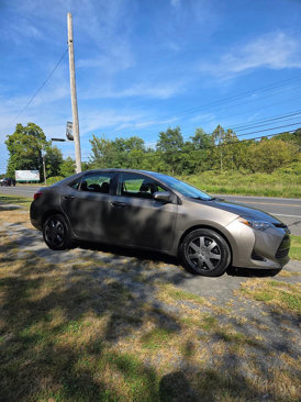 Used 2017 Toyota Corolla LE image 25