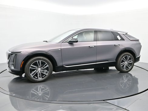 New 2026 Cadillac Lyriq Luxury image 2