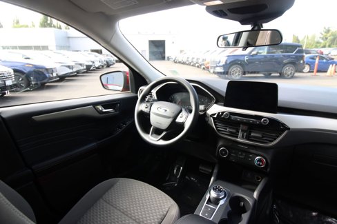 Used 2021 Ford Escape SE image 25