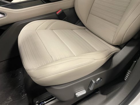 New 2025 Lincoln Nautilus Reserve image 23
