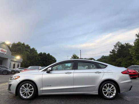 Used 2019 Ford Fusion SE image 2