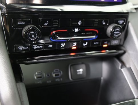 New 2025 Jeep Grand Cherokee L Limited image 18