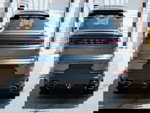 New 2025 Porsche Cayenne Coupe image 6