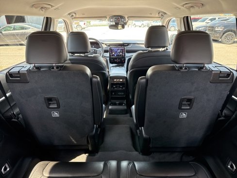 Used 2023 Jeep Grand Cherokee L Limited image 17