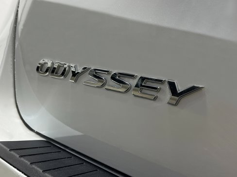 New 2026 Honda Odyssey Touring image 6