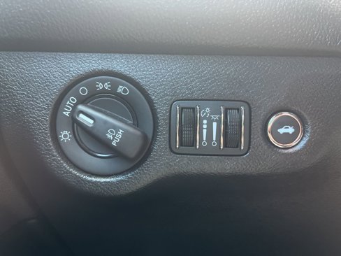 Used 2022 Dodge Challenger GT w/ Blacktop Package image 38