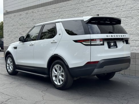 Used 2019 Land Rover Discovery SE image 14