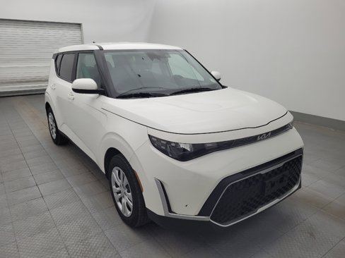 Used 2023 Kia Soul LX image 13