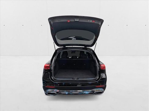 Used 2024 Mercedes-Benz GLC 300 image 7