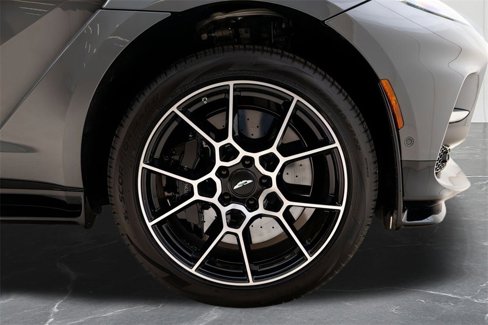 New 2025 Aston Martin DBX 707 image 46