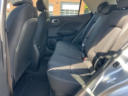 Used 2025 Hyundai Venue SEL image 23