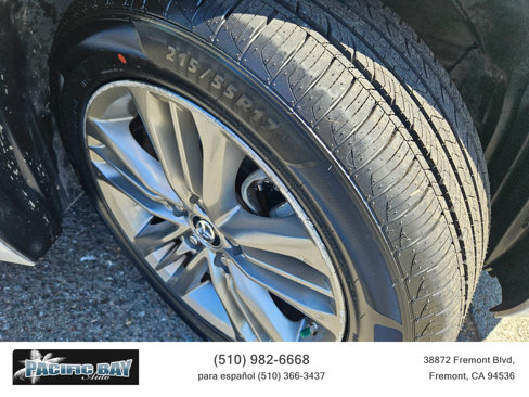 Used 2017 Toyota Camry SE image 24