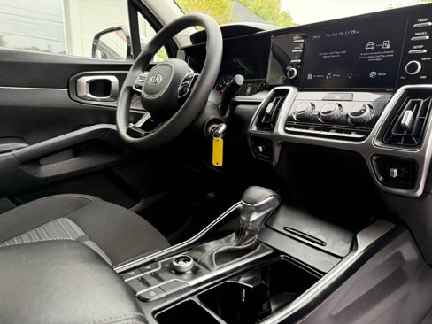Used 2021 Kia Sorento LX image 27