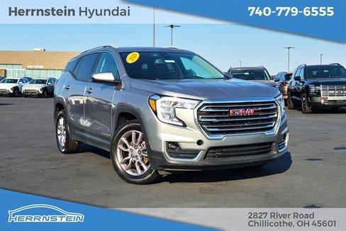 Used 2024 GMC Terrain SLT image 1