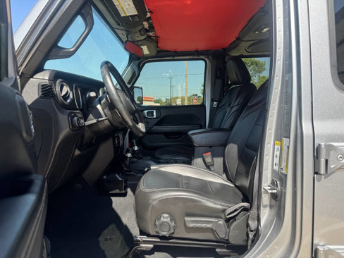 Used 2018 Jeep Wrangler Unlimited Sahara w/ Cold Weather Group image 23