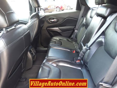 Used 2021 Jeep Cherokee Latitude Plus image 23