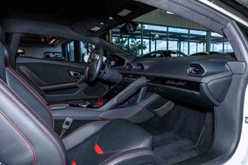 Used 2021 Lamborghini Huracan EVO image 21