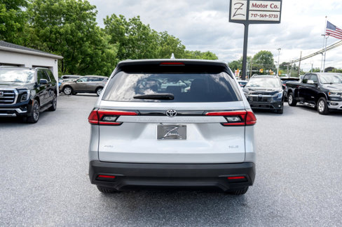 Used 2024 Toyota Grand Highlander AWD image 10