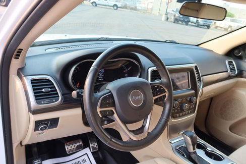 Used 2019 Jeep Grand Cherokee Laredo image 11