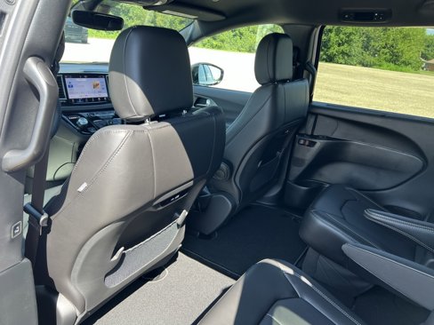 New 2026 Chrysler Pacifica Select image 20