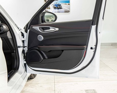 New 2025 Alfa Romeo Giulia AWD image 43