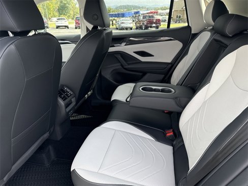 New 2025 Volkswagen Tiguan SE image 27