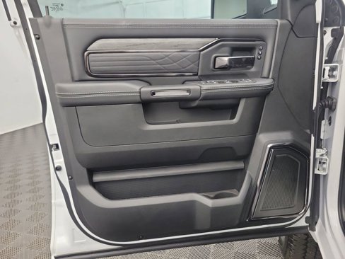 Used 2025 RAM 3500 Limited image 18