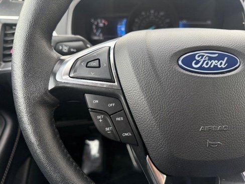 Used 2024 Ford Edge Titanium image 19
