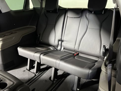 New 2026 Kia Carnival EX image 24