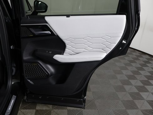 New 2025 Mitsubishi Outlander AWD image 32