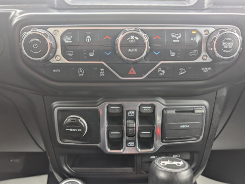 Used 2019 Jeep Wrangler Unlimited Sahara w/ Quick Order Package 24M Moab image 18