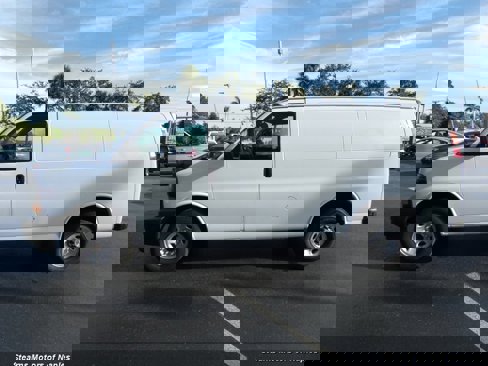 Used 2023 Chevrolet Express 2500 w/ Driver Convenience Package image 9