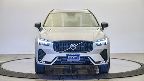 Certified 2025 Volvo XC60 B5 Plus image 7