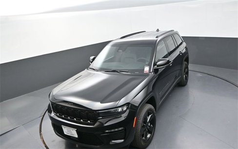 New 2025 Jeep Grand Cherokee Limited w/ Black Appearance Package image 11