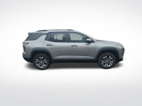Used 2025 Chevrolet Equinox LT w/ Convenience Package II image 8