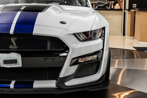 Used 2021 Ford Mustang Shelby GT500 w/ Carbon Fiber Track Pack image 28