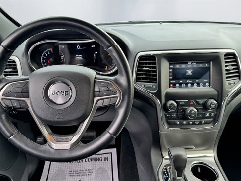 Used 2021 Jeep Grand Cherokee Laredo image 14
