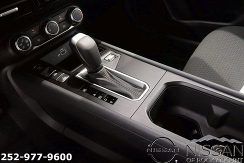 Used 2025 Nissan Kicks S image 19